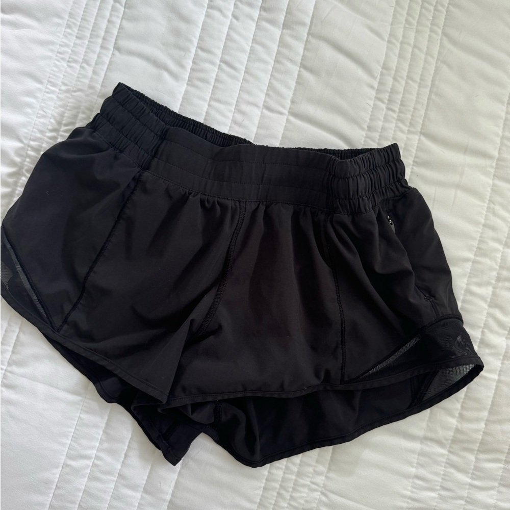 Lululemon Hotty Hot shorts 2.5 size 4